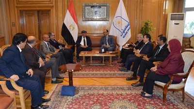 رئيس جامعة حلوان يستقبل وفد جامعتي الجفرة وأفريقيا بليبيا لبحث سبل التعاون