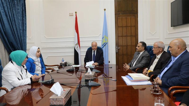 محافظ القاهرة،فيتو