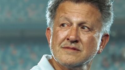 بكاء أوسوريو يثير غضب جمهور الزمالك، والنشطاء يكشفون السر: ليس بسبب والدته 