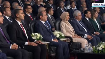 السيسي: المجتمع لديه حالة تخوف من تطوير التعليم.. وضرورة تنظيم حوار مجتمعي