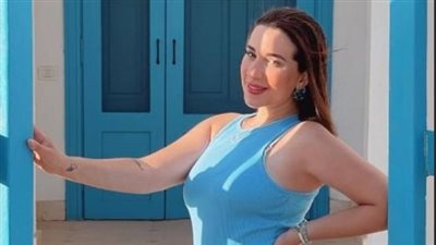 أسما شريف منير تتجاهل أزمة طلاق والدها بهذه الطريقة (فيديو)