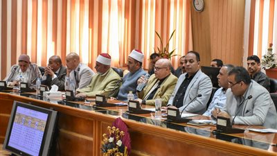 تنفيذى الشرقية يناقش الخطة الاستثمارية العاجلة 