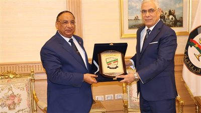 رئيس قضايا الدولة يزور النائب العام