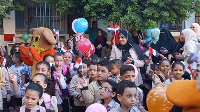 بالبالونات وإسبنش بوب، استقبال طلاب رياض أطفال والصف الأول الابتدائي بمدارس الدقهلية (صور )