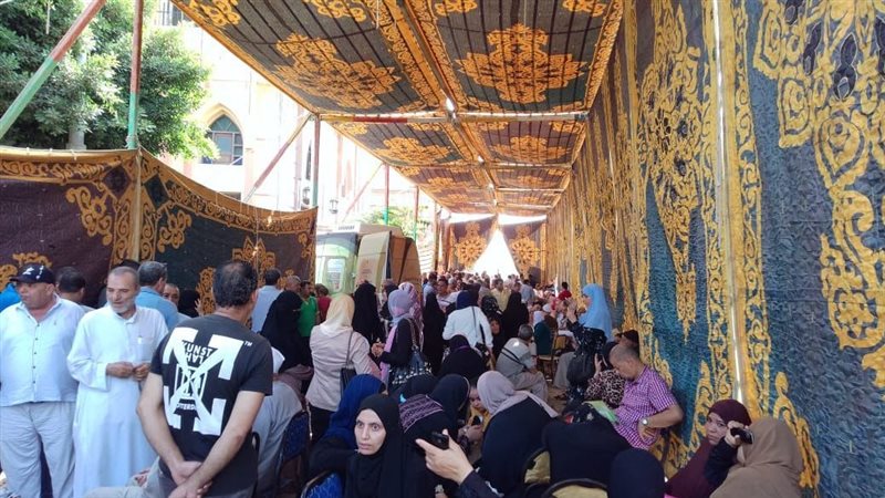 زحام بكاتب الشهر