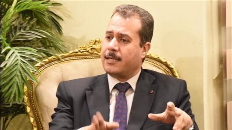علاء العسكري أستاذ