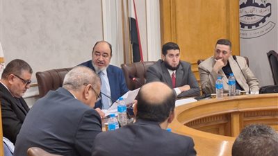 شعبة المستلزمات الطبية تناقش التحول إلى التصنيع محليًا.. وتؤكد: هيئة الشراء الموحد دبرت 110 ملايين دولار  للإفراج عن شحنتين بالموانئ