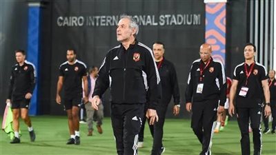  كولر يحاضر لاعبى الأهلى بالفيديو استعدادا لمباراة سان جورج