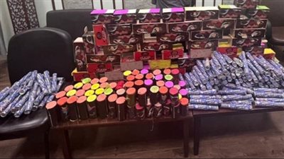 إعلان يقود الشرطة لضبط تاجر ألعاب نارية في الإسكندرية 