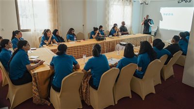 محمد عادل يعقد محاضرة بالفيديو لـ«سيدات يد الأهلي» في الكونغو