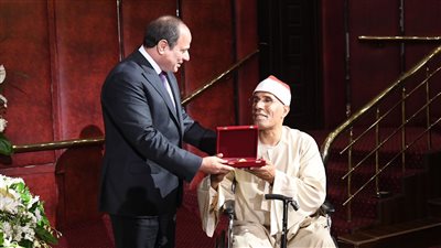 12 صورة ترصد حضور السيسي احتفال المولد النبوي وتكريم العلماء والأئمة والقراء