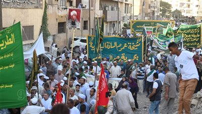 وصول موكب الصوفية مسجد الحسين مرددين الأناشيد في حب النبي احتفالا بمولده (فيديو وصور)