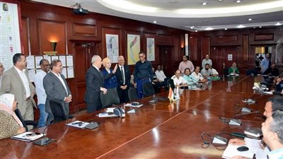 محافظ الأقصر يبحث مع سكرتير عام قنا إعادة ترسيم الحدود بين المحافظتين