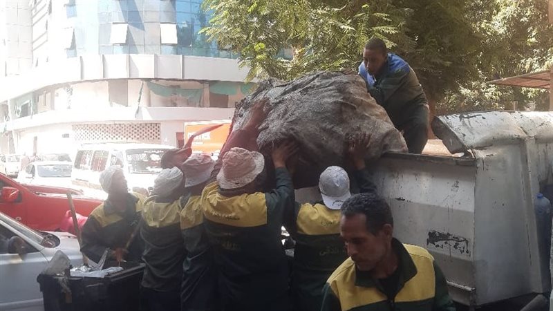 رفع مخلفات القمامة