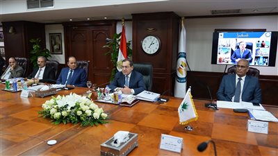 وزير البترول يعتمد الجمعية العامة للشركة القابضة للغازات الطبيعية 