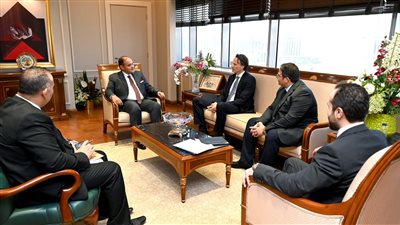 أحمد سمير: البيئة التشريعية والبنية التحتية أبرز عوامل جذب الاستثمارات في الصناعات الغذائية