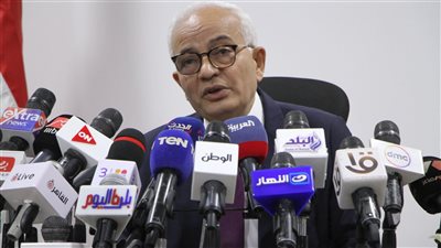 وزير التعليم يعلن طرح مسابقة لتأليف المناهج الجديدة للمرحلة الإعدادية 