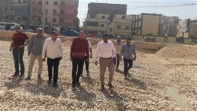 سكرتير مساعد بني سويف يتابع سير العمل بمشروع تطوير سوق الدهشوري