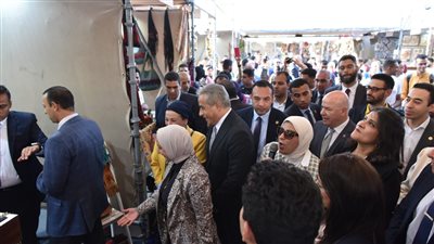 وزير العمل يشارك في افتتاح معرض منتجات مراكز الشباب بإستاد القاهرة الدولي