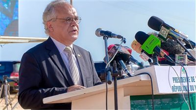 السفير الفرنسي بعد مغادرته النيجر: حاولوا كسري وتعبت بعد شهرين من العزلة