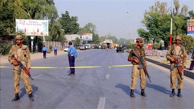 مقتل وإصابة 32 شخصا في انفجار قرب مسجد بباكستان 