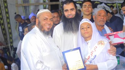 تكريم 16 من حفظة القرآن بمركز أبو قرقاص احتفالا بالمولد النبوي الشريف (صور)