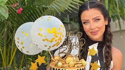 العمر مجرد رقم، رضوى الشربيني تحتفل بعيد ميلادها الـ 42 