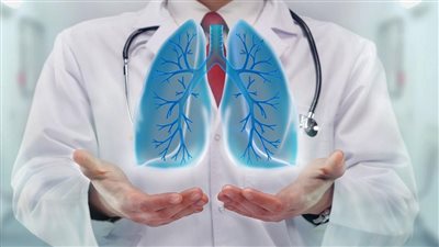 الصحة توضح خطورة إهمال علاج مرض انتفاخ الرئة 