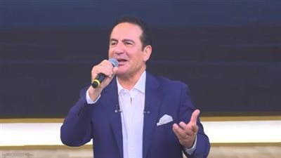 مصر يا أول نور في الدنيا، محمد ثروت يتألق مع مني الشاذلي (فيديو)