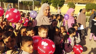 توافد التلاميذ وأولياء الأمور على المدارس في أول يوم دراسي بالبحيرة (بث مباشر)