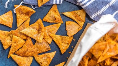 طريقة عمل مقرمشات دوريتوس في البيت بأقل التكاليف