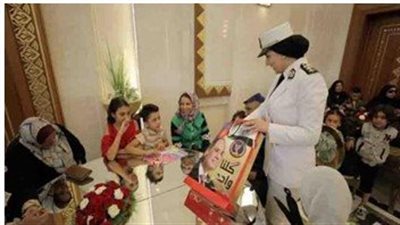 الداخلية توزع مساعدات على أسر النزلاء بمناسبة العام الدراسي الجديد 