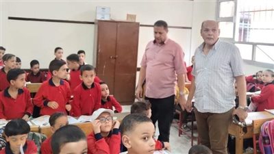 السكرتير المساعد بالبحيرة يتفقد عددا من المدارس لمتابعة سير العملية التعليمية (صور)