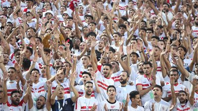 جماهير الزمالك تشعل مدرجات ستاد القاهرة قبل مواجهة أرتا سولار (فيديو وصور) 