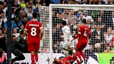 ليفربول بـ 9 لاعبين يخسر من توتنهام 1/2 في الدوري الإنجليزي (صور)