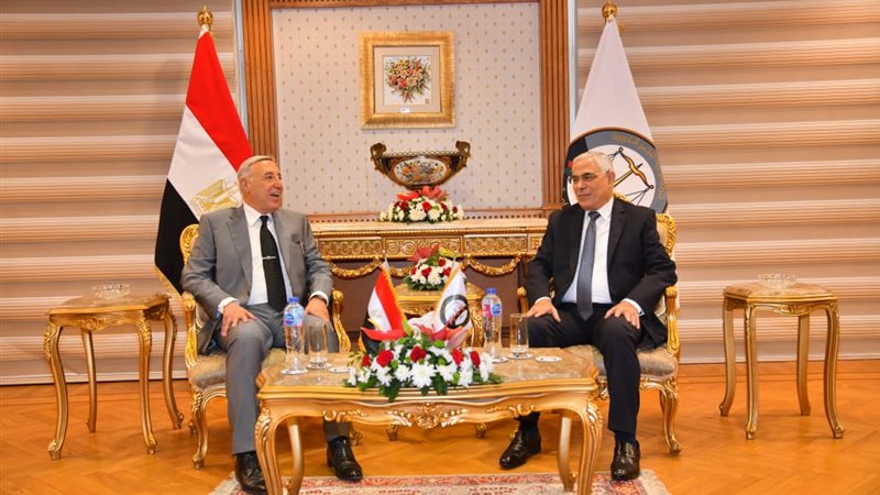 النائب العام يستقبل