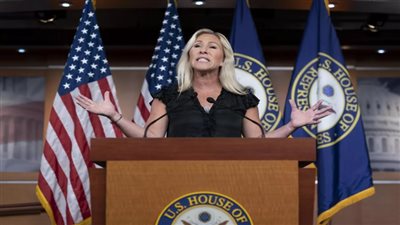 رفضت دعم أوكرانيا، سيناتور أمريكية تحذر من نشوب حرب عالمية ثالثة