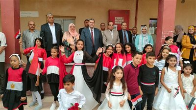 محافظ شمال سيناء يتفقد انتظام الطلاب في أول أيام العام الدراسي الجديد (صور)
