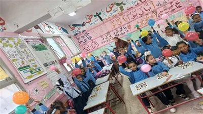 أبرز مشاهد أول أيام العام الدراسي بالشرقية، التوك توك والتروسيكل وسيلة انتقال الطلاب (فيديو) 