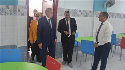 محافظ القليوبية يتفقد 3 مدارس ويشهد تحية العلم بأول أيام العام الدراسي (صور )