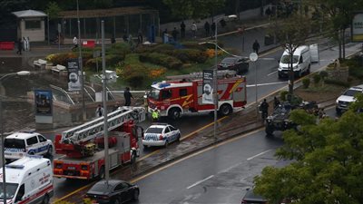 لحظة وقوع الهجوم الانتحاري أمام مبنى وزارة الداخلية التركية (فيديو)