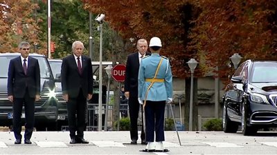 أردوغان في أول ظهور بعد هجوم أنقرة: سنضربهم في عقر دارهم (فيديو)