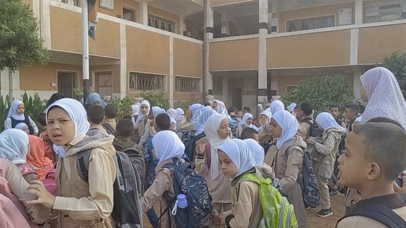 طلاب المدارس بأسيوط،