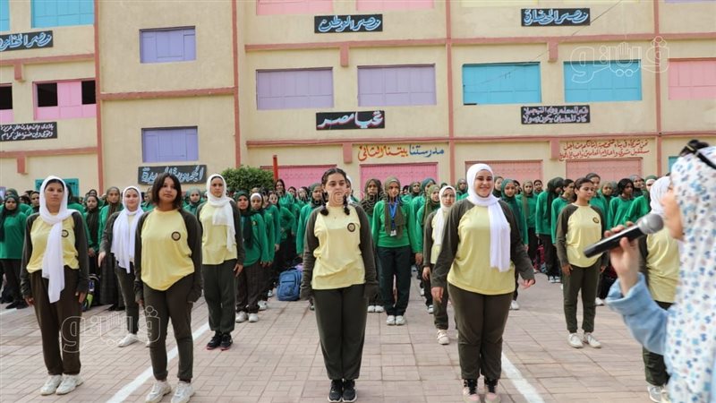 الطلاب بالعام الدراسي