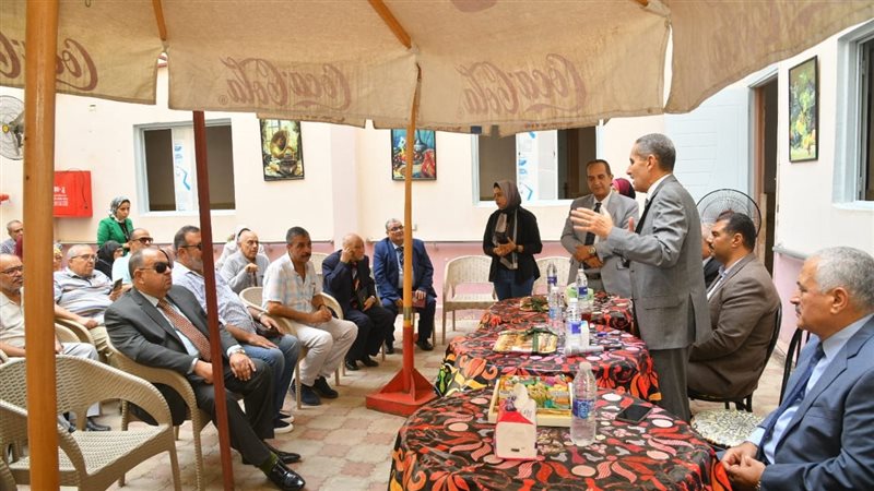 محافظ الغربية يزور