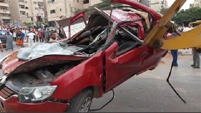 مصرع سيدة فى حادث مروع أمام مدرسة خاصة بطريق الأسمرات بالمقطم (صور)