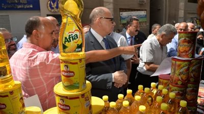 محافظ أسيوط يتفقد منفذ بيع السلع الغذائية بأسعار مخفضة في المجذوب