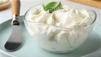 طريقة عمل الجبنة الكريمي، بمكونات طبيعية وبنكهات مختلفة