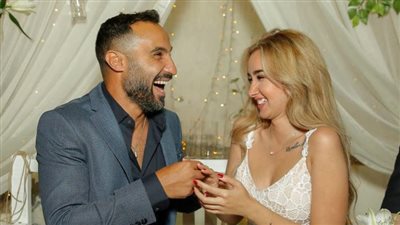 هنا الزاهد: 