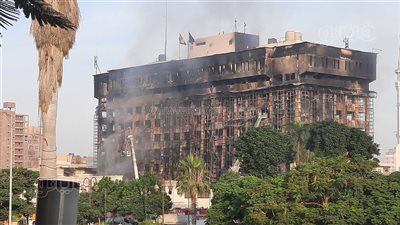  الدفع بـ 50 سيارة إسعاف لموقع حريق مديرية أمن الإسماعيلية 